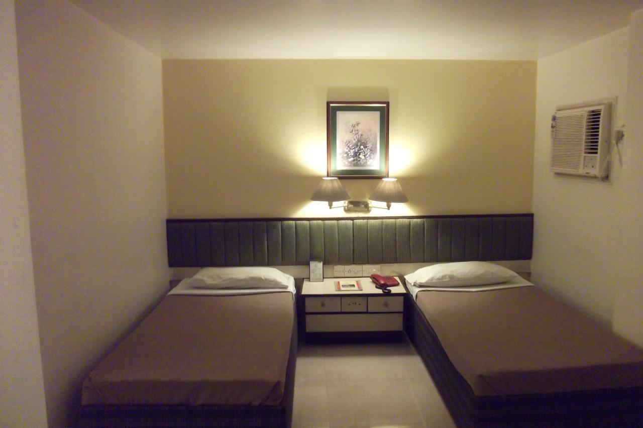 Hotel Bluehill 巴夫那加尔 外观 照片