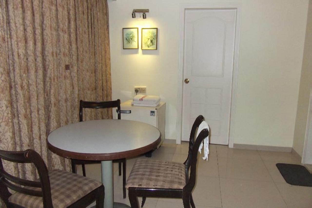 Hotel Bluehill 巴夫那加尔 外观 照片
