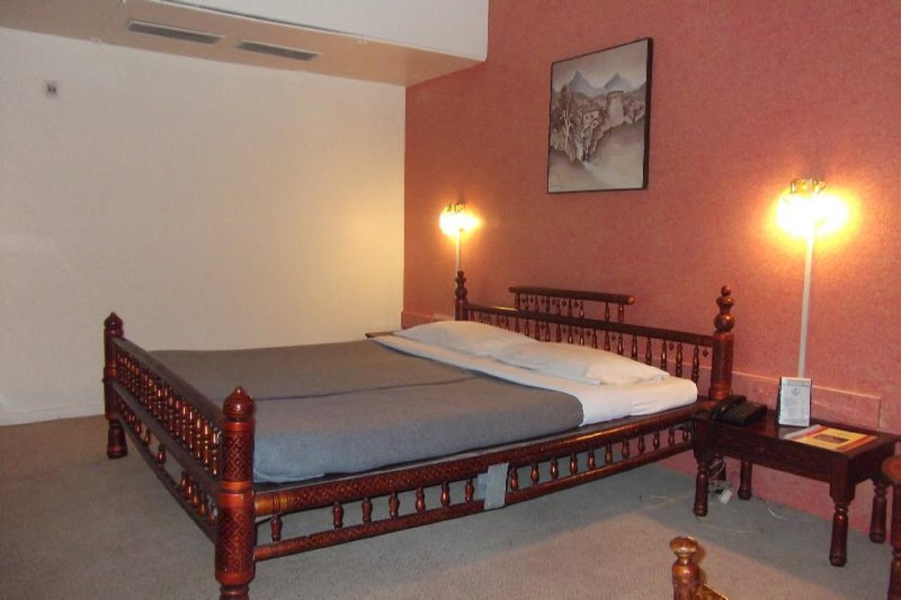 Hotel Bluehill 巴夫那加尔 外观 照片