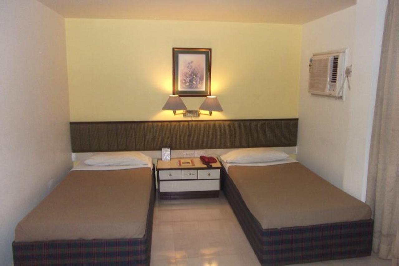 Hotel Bluehill 巴夫那加尔 外观 照片