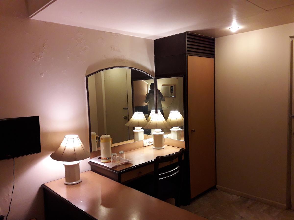 Hotel Bluehill 巴夫那加尔 外观 照片