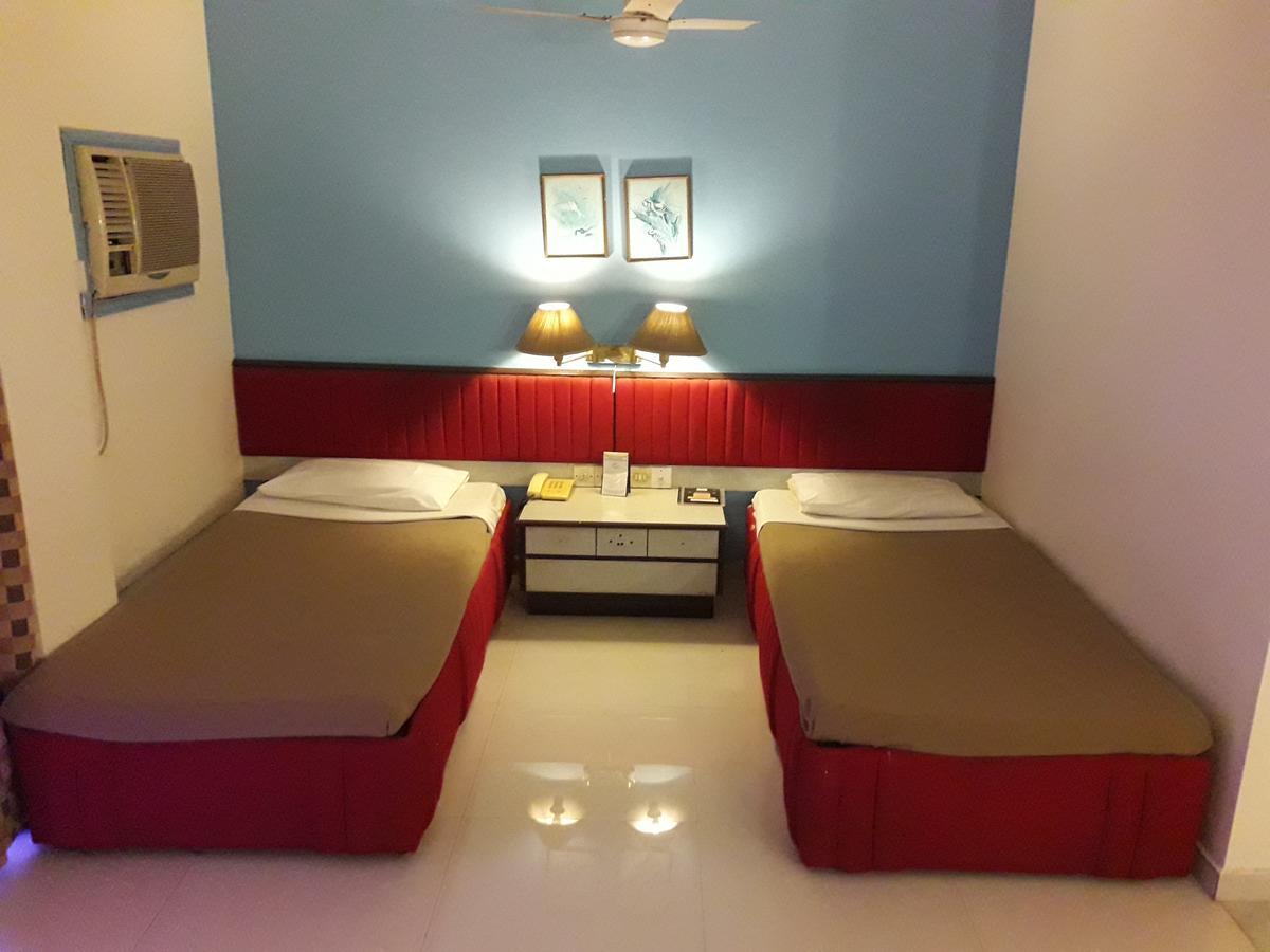 Hotel Bluehill 巴夫那加尔 外观 照片