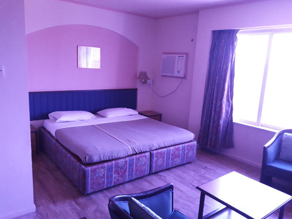 Hotel Bluehill 巴夫那加尔 外观 照片