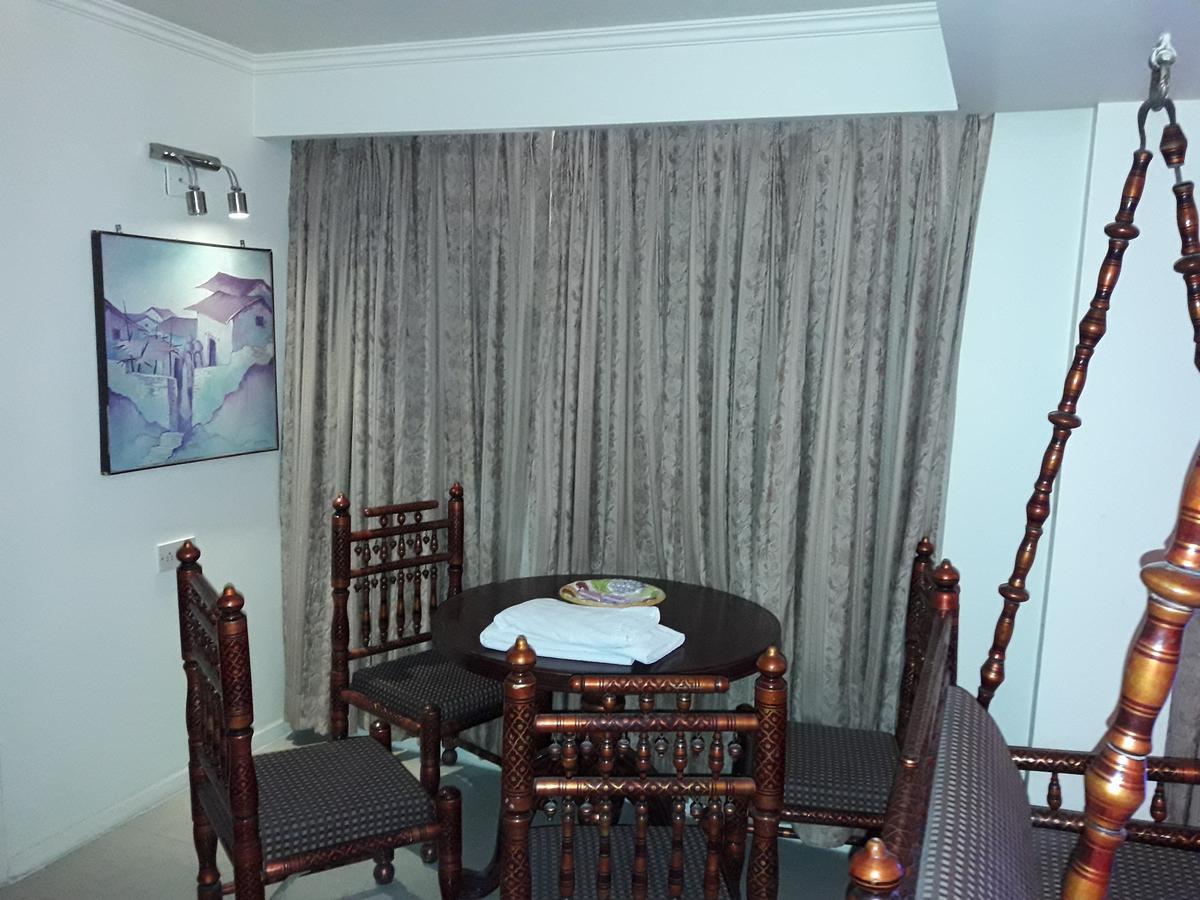 Hotel Bluehill 巴夫那加尔 外观 照片