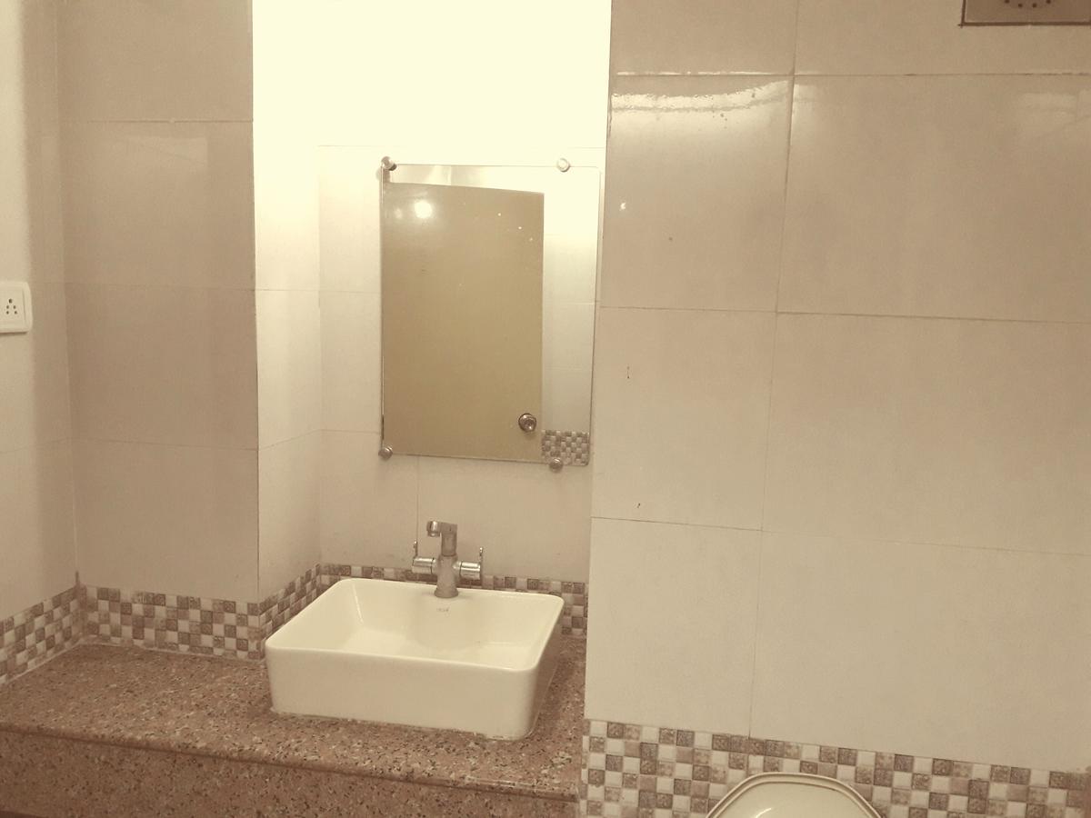 Hotel Bluehill 巴夫那加尔 外观 照片