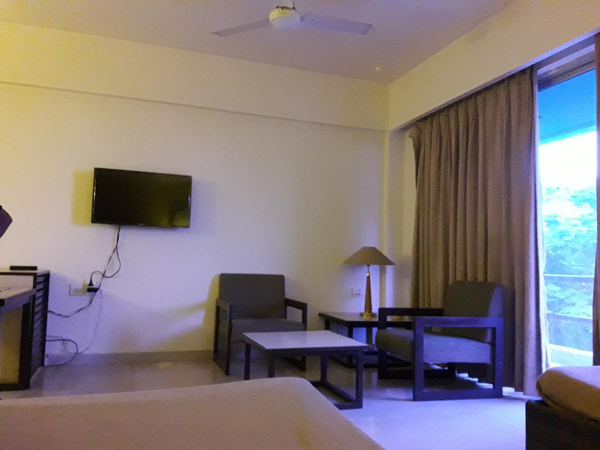 Hotel Bluehill 巴夫那加尔 外观 照片