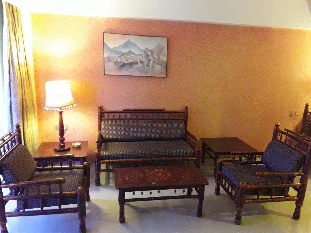 Hotel Bluehill 巴夫那加尔 外观 照片
