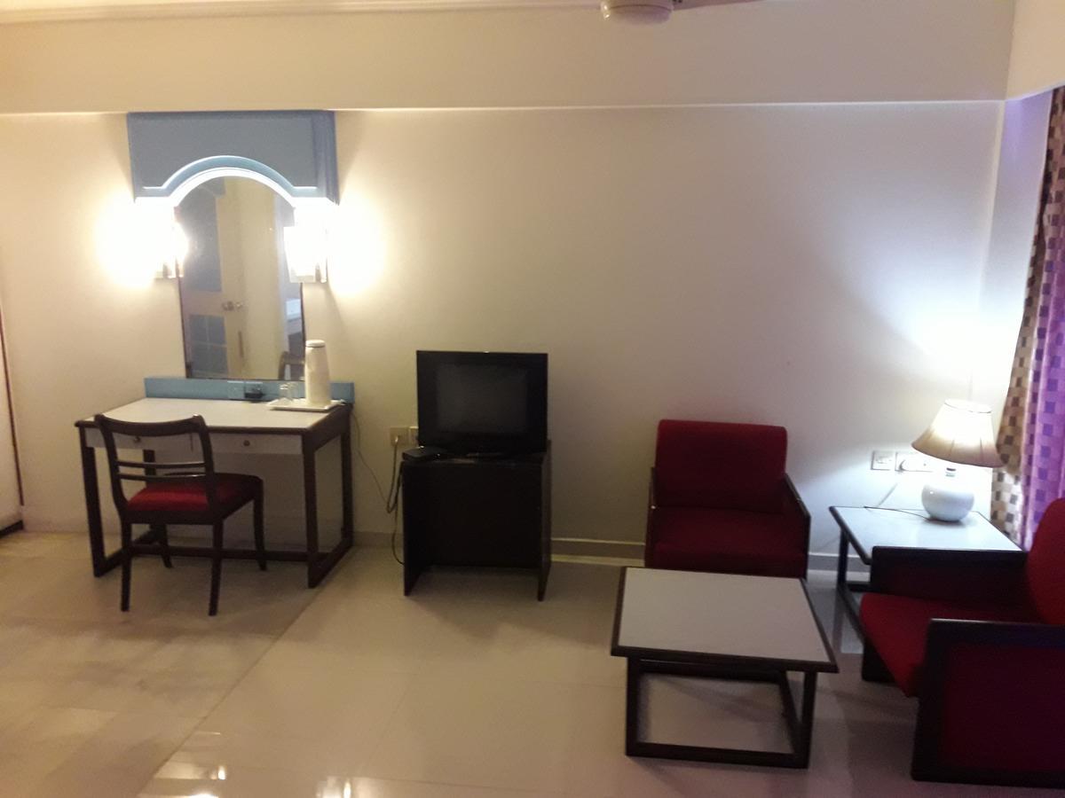 Hotel Bluehill 巴夫那加尔 外观 照片